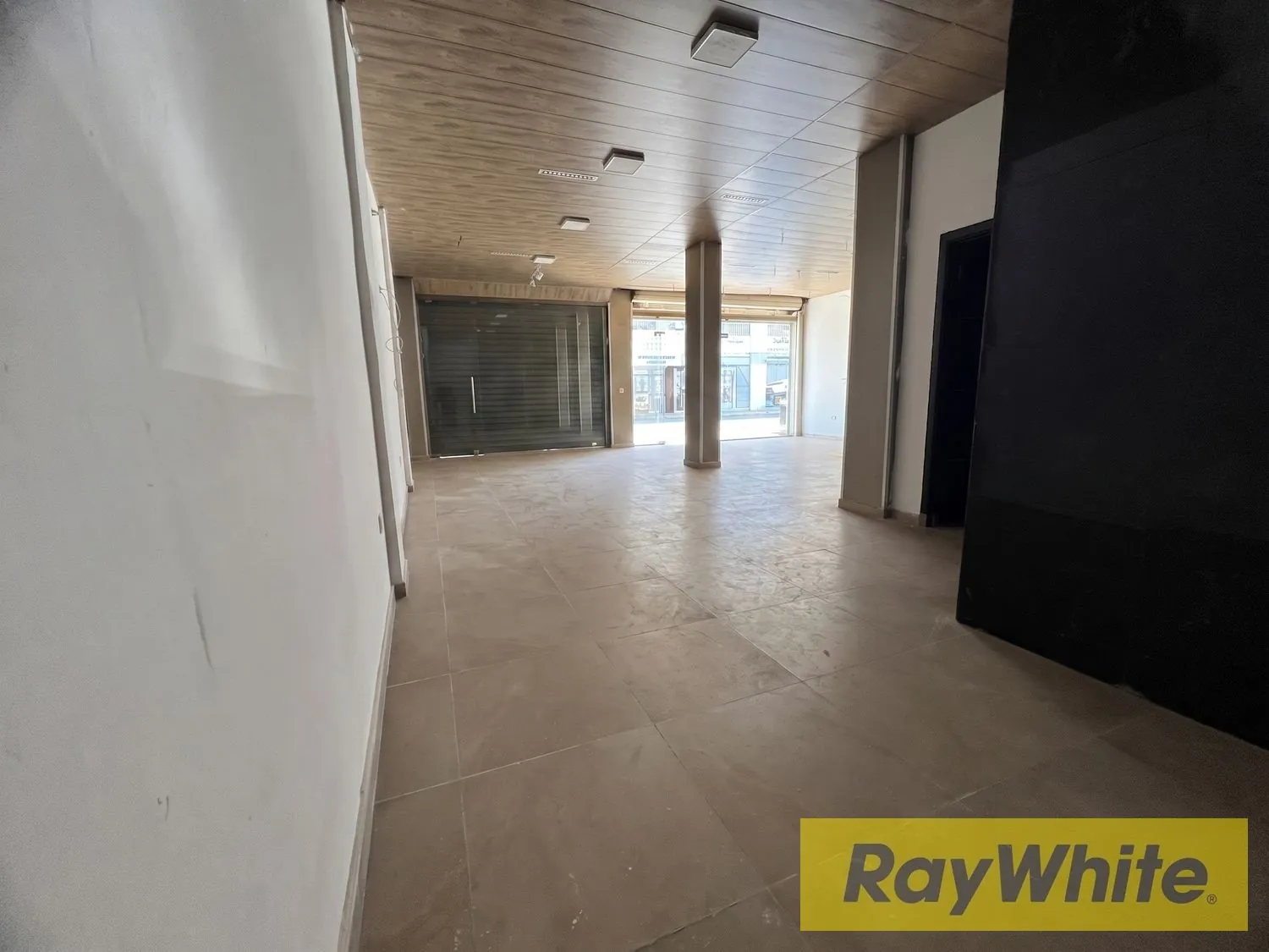 Shop For Rent – Dbayeh | Main Road — الصورة 3