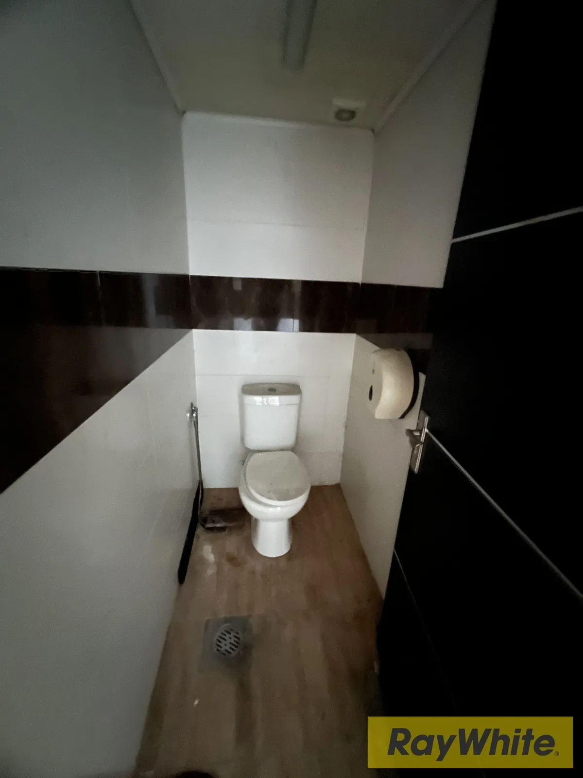 Shop For Rent – Dbayeh | Main Road — الصورة 4