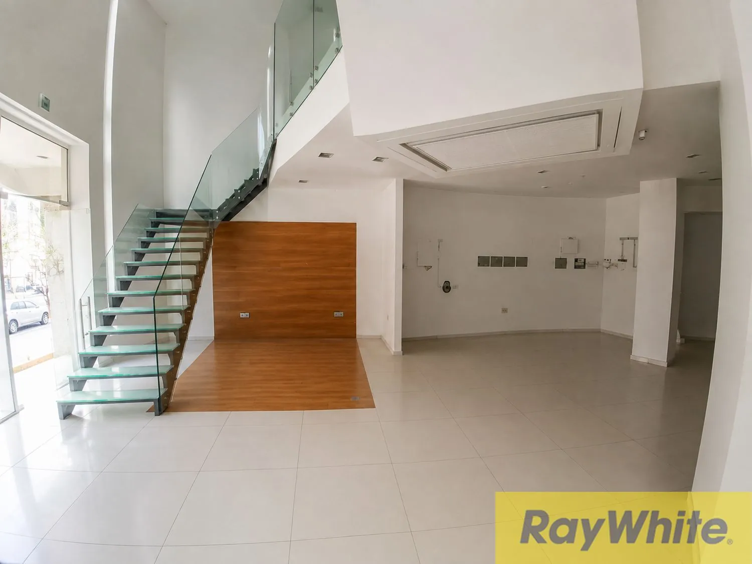Shop For Rent In Verdun — الصورة 3