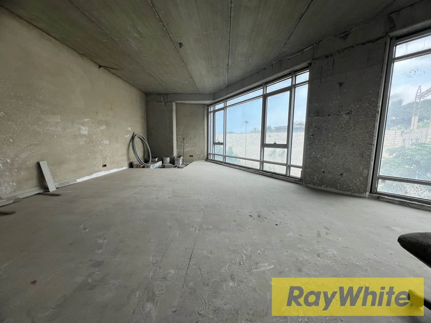 Office For Rent In Dabyeh — الصورة 2