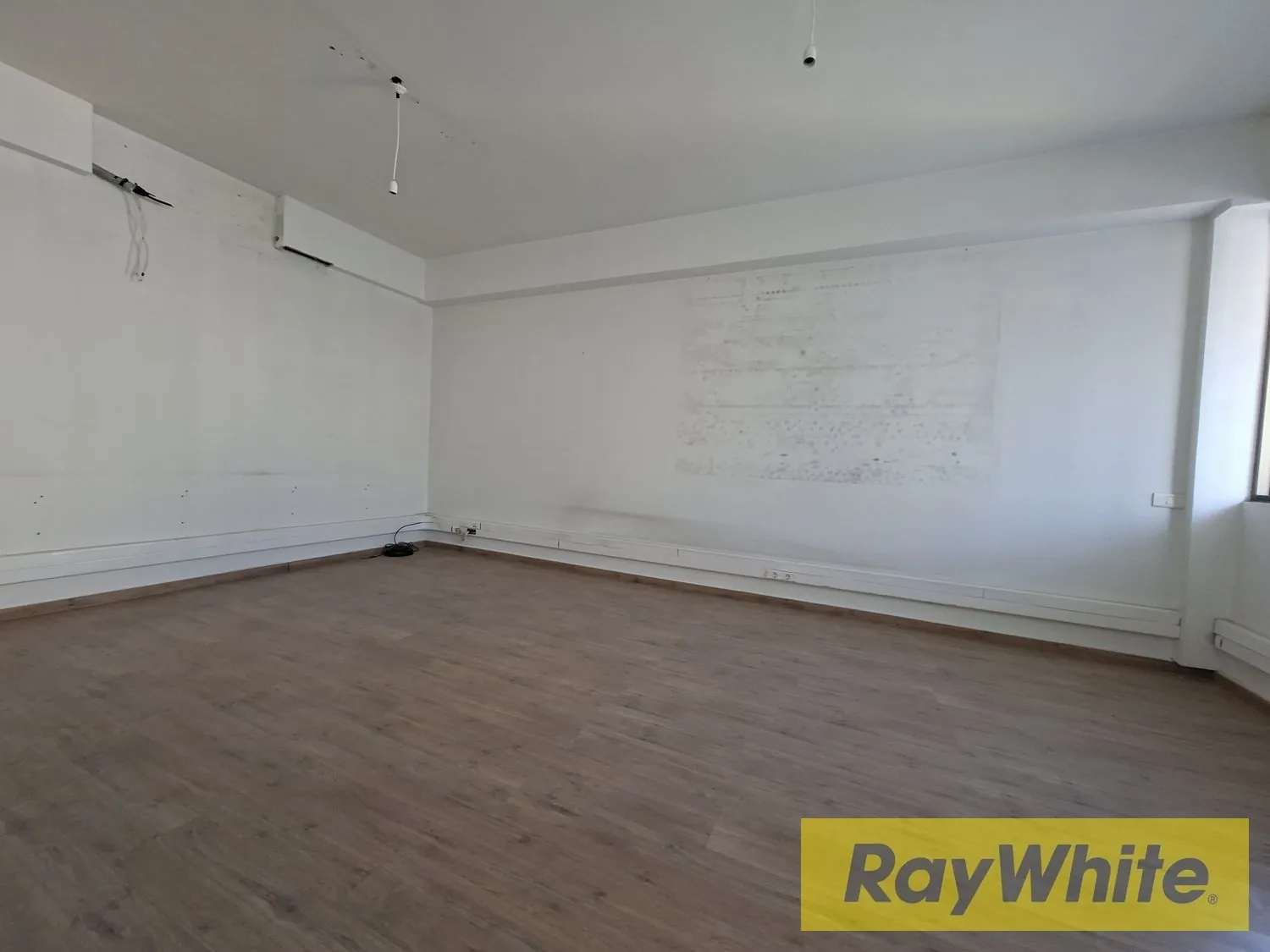 Office For Rent In Jal El Dib – Prime Location — الصورة 3