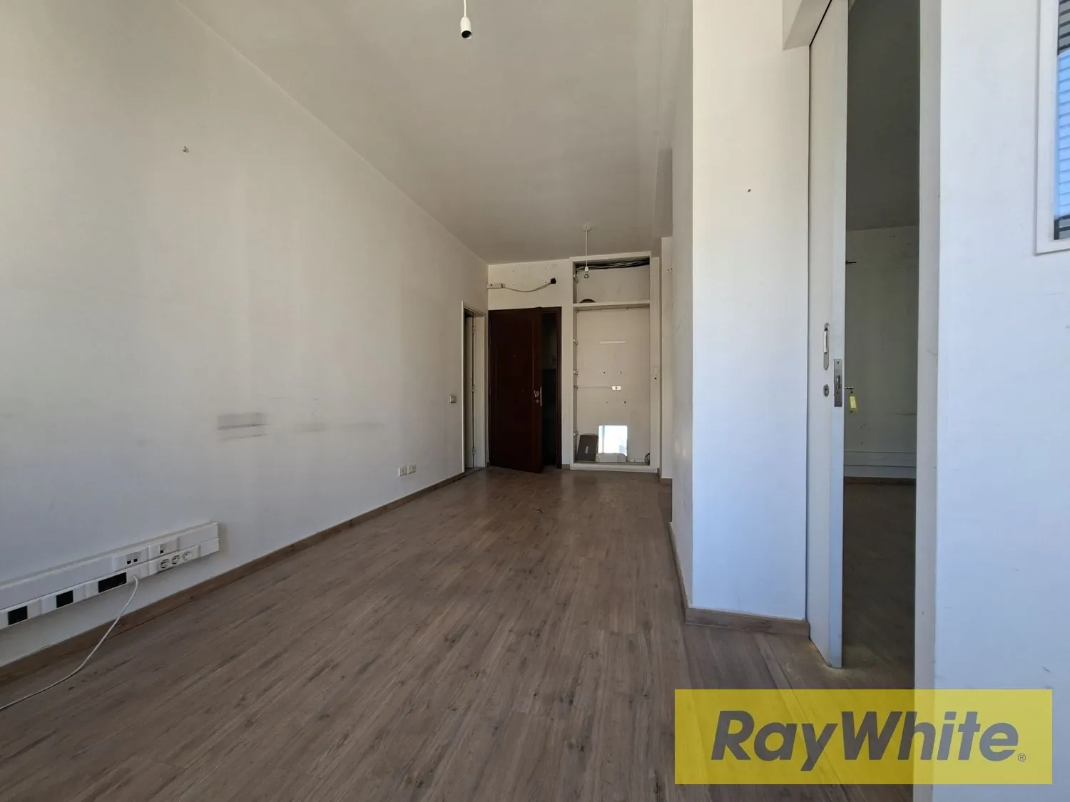 Office For Rent In Jal El Dib – Prime Location — الصورة 5