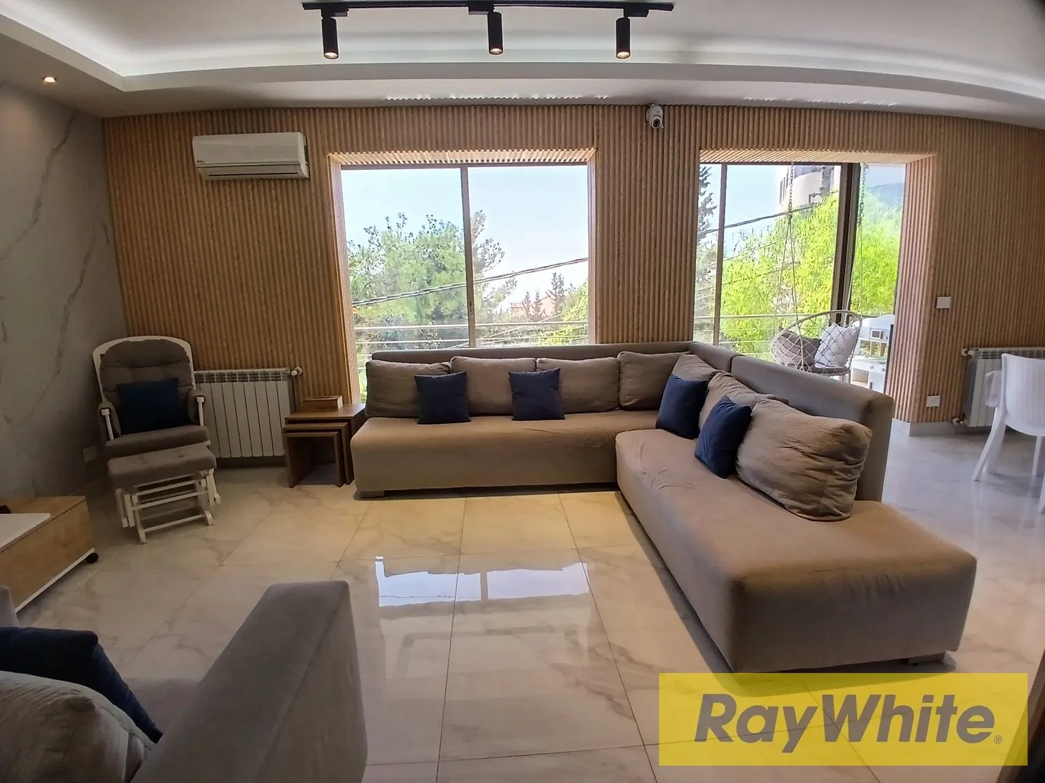 Apartment With Terrace For Sale In El Rabweh — photo 2