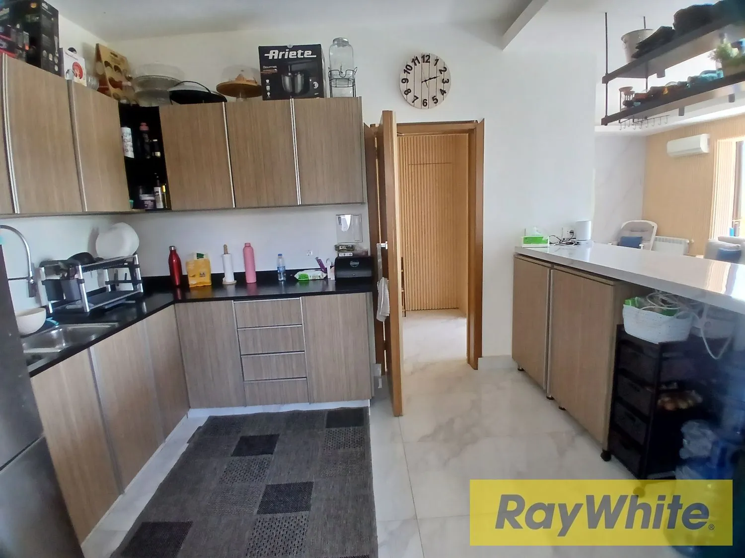Apartment With Terrace For Sale In El Rabweh — photo 4