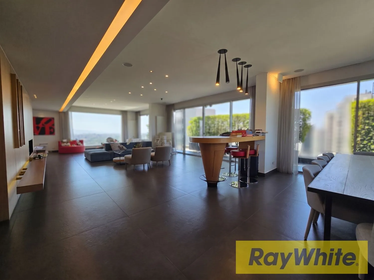 Triplex With Private Pool For Sale In Achrafieh — الصورة 4