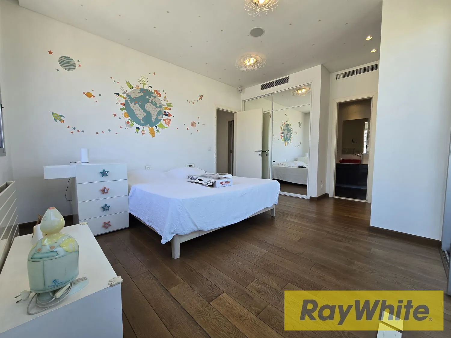 Triplex With Private Pool For Sale In Achrafieh — الصورة 5