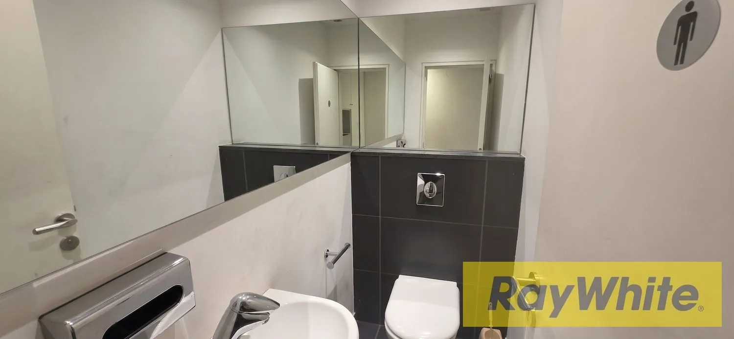Showroom For Rent In Furn El Chebbak | Prime Location| — الصورة 4