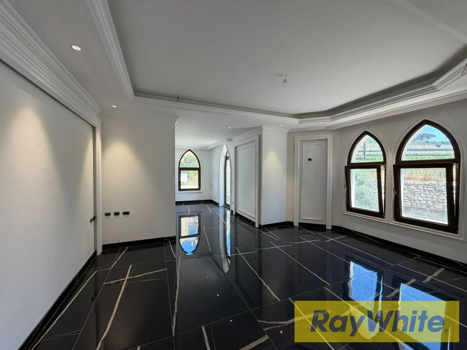 Luxurious Villa For Sale In Mar Moussa / El Douar — photo 5