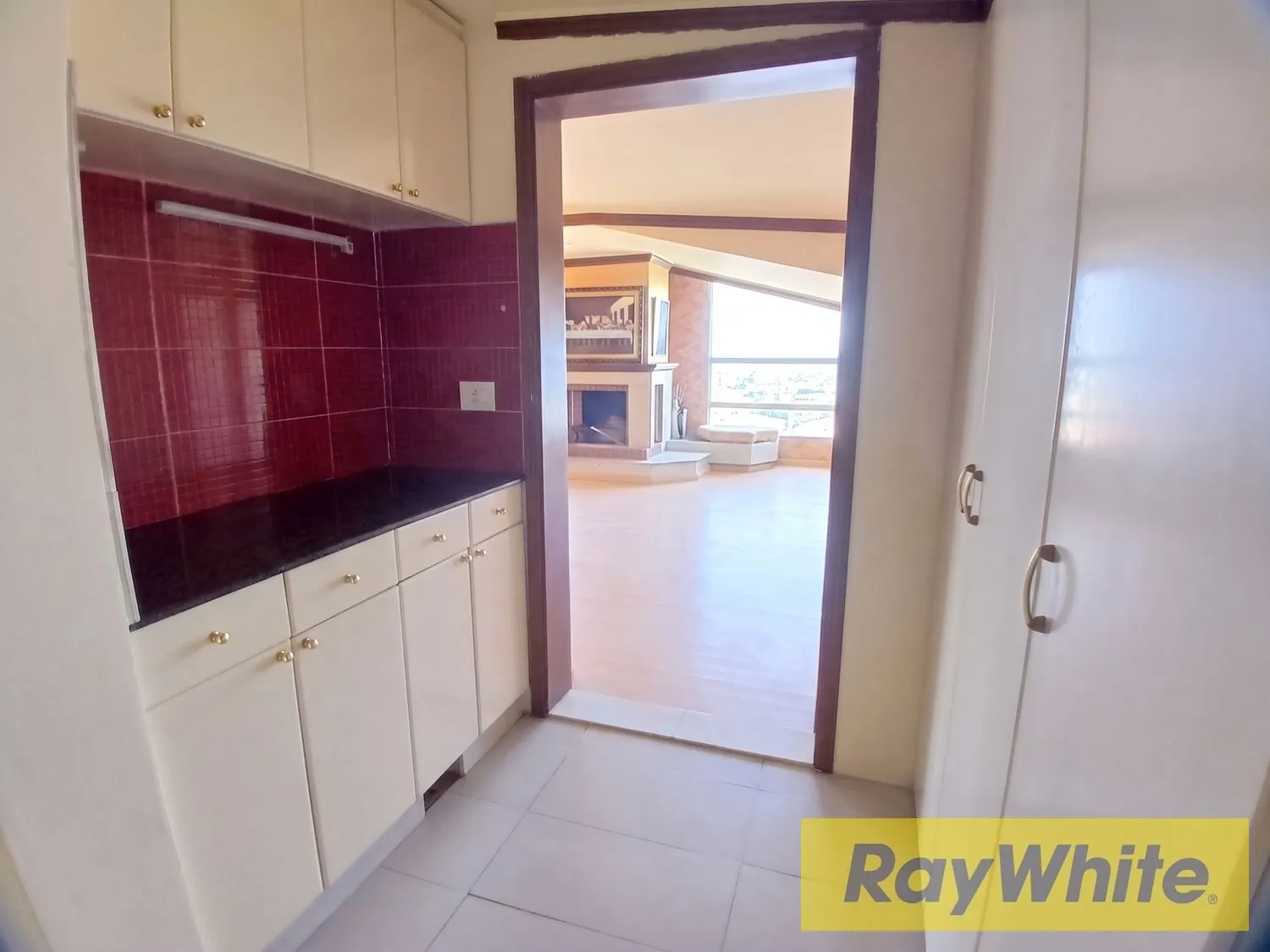 Rooftop Apartment For Rent — Ain Aar — الصورة 4