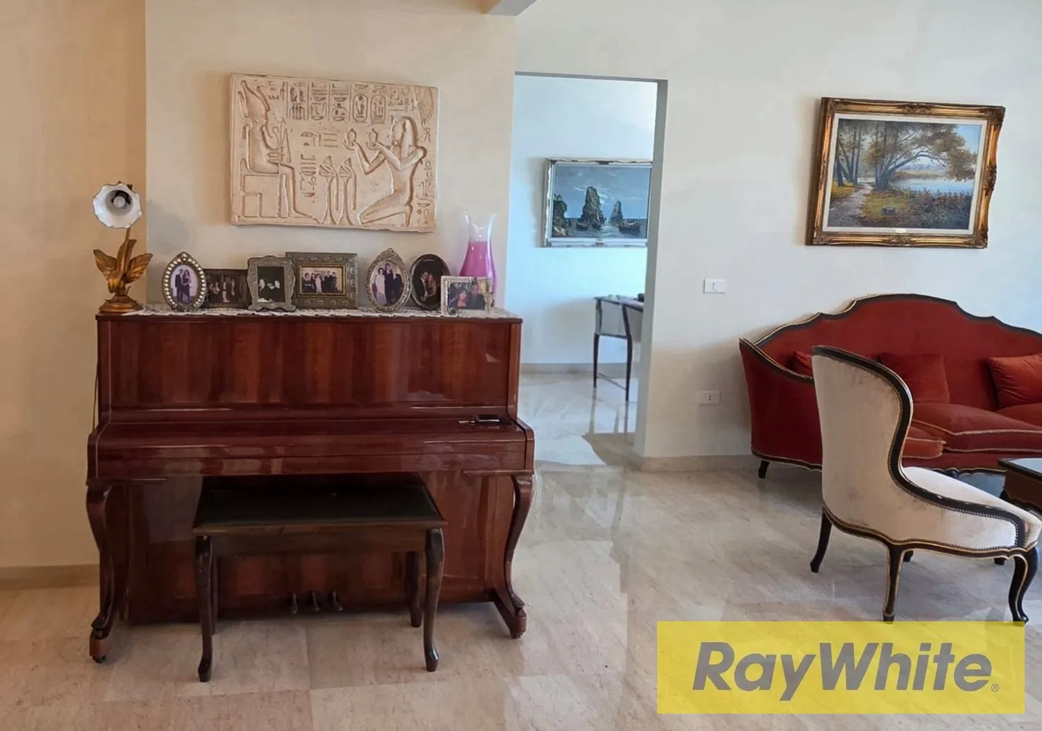 Exclusive Furnished Apartment For Sale In Achrafieh, Tabaris — الصورة 3
