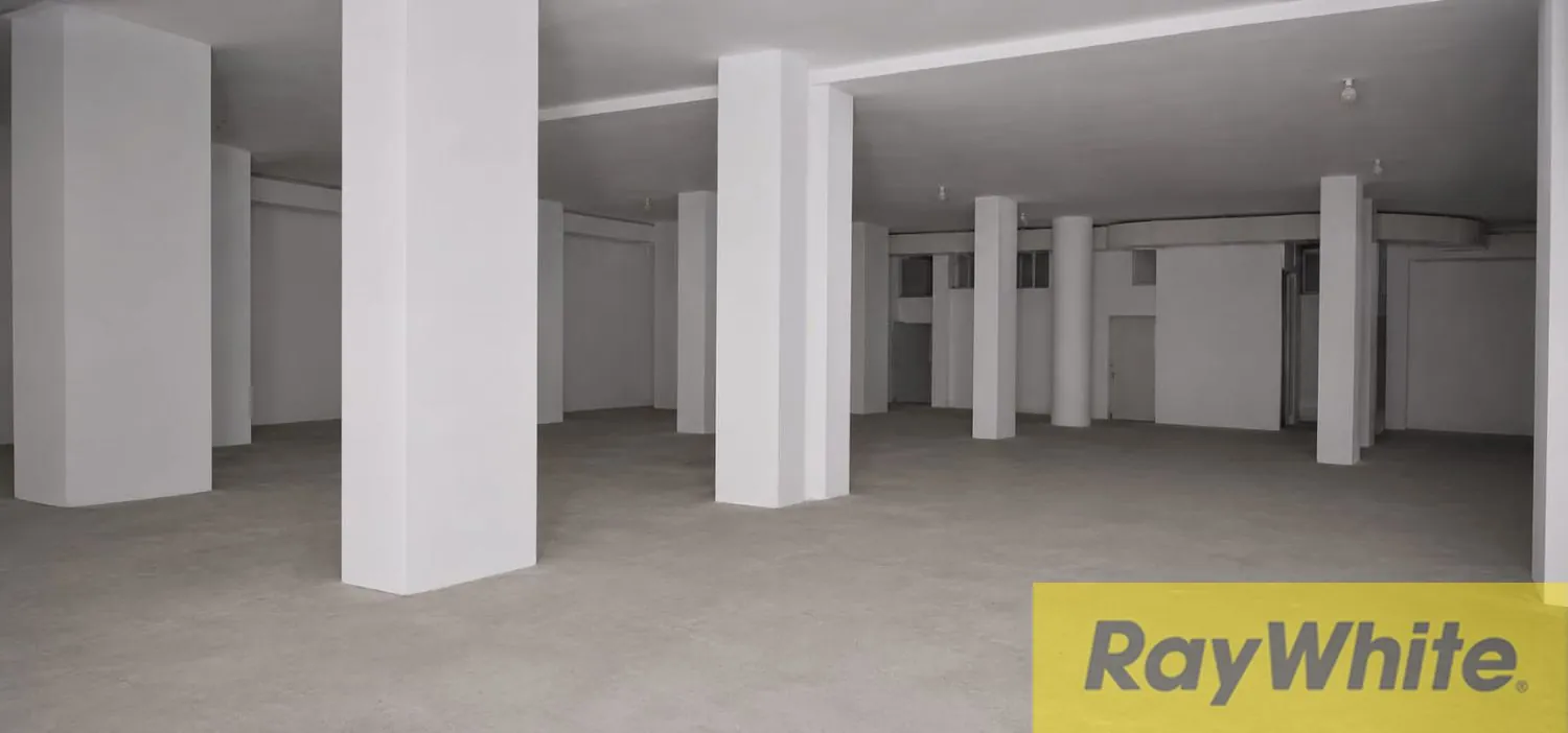 Warehouse For Rent In Ramlet Al Baydah — الصورة 2