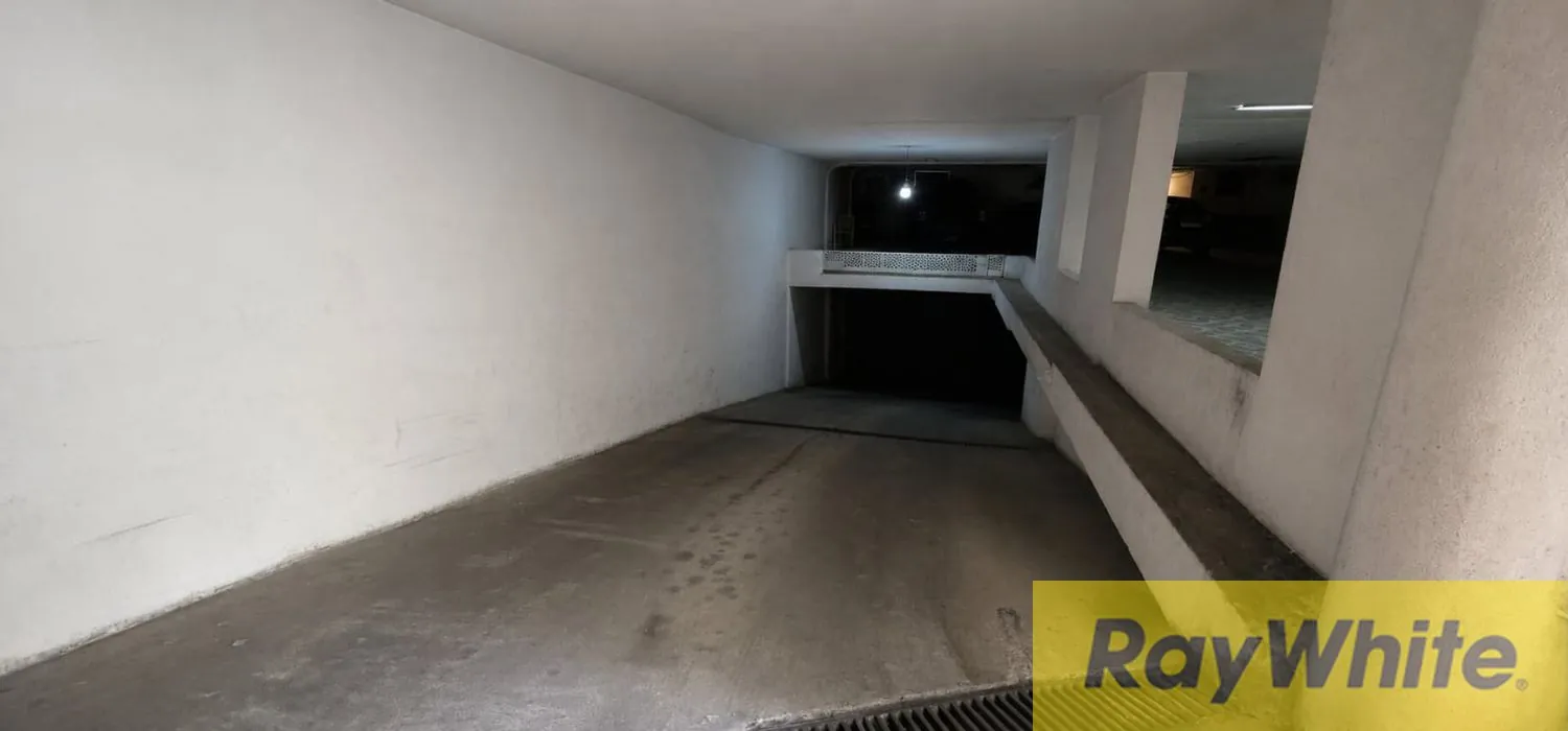 Warehouse For Rent In Ramlet Al Baydah — الصورة 3