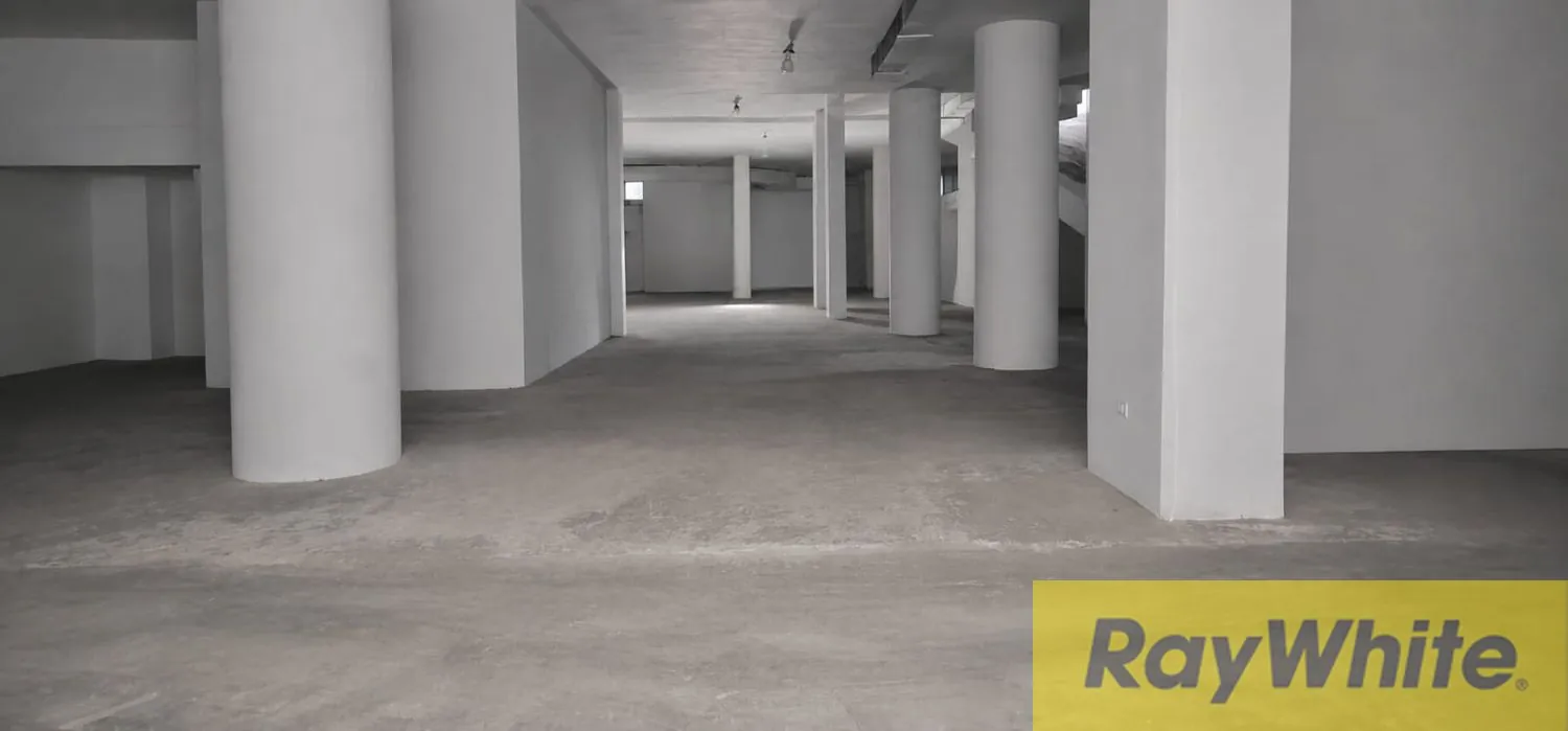 Warehouse For Rent In Ramlet Al Baydah — الصورة 5