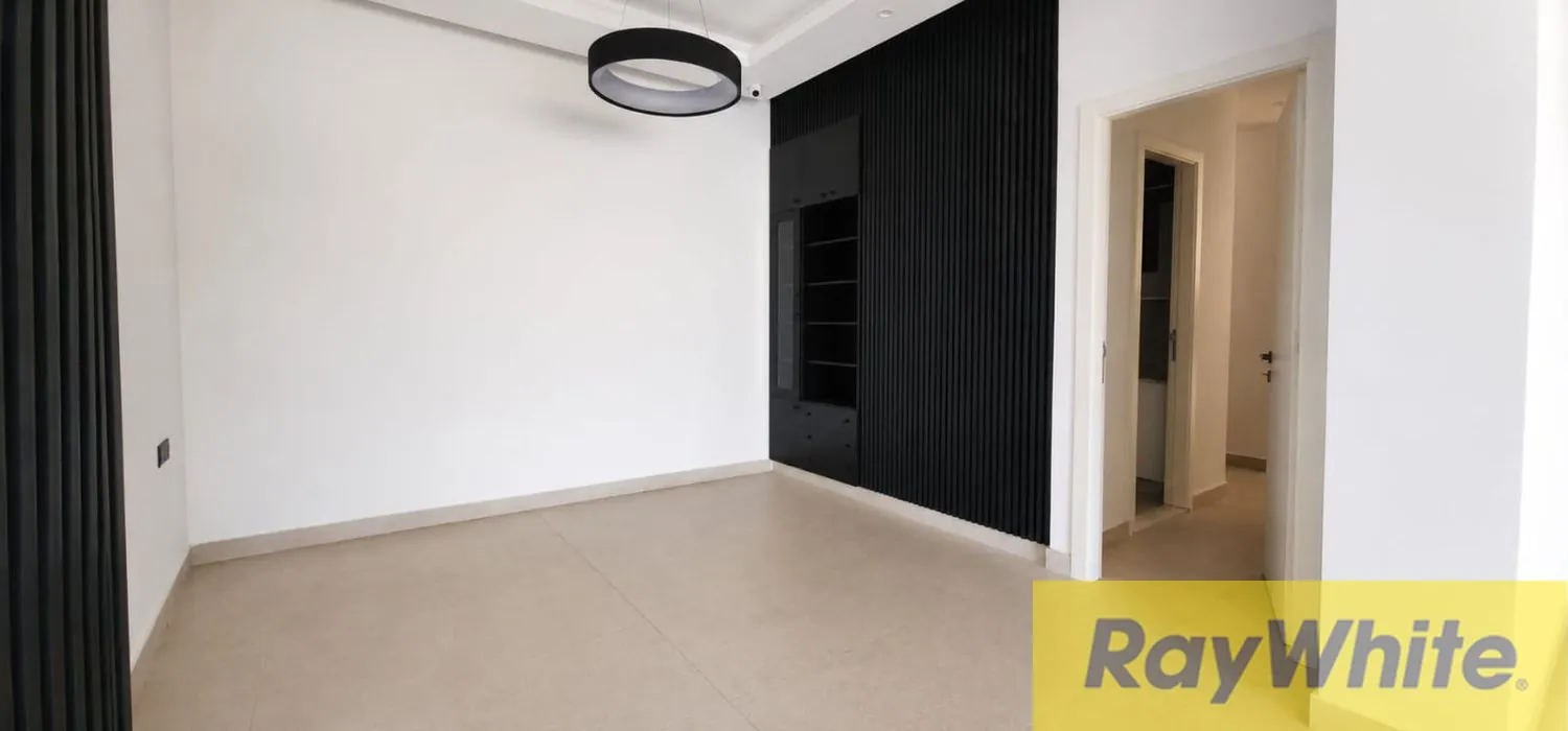 Office For Rent In Ramlet Al Baydah – Rare Location — الصورة 3