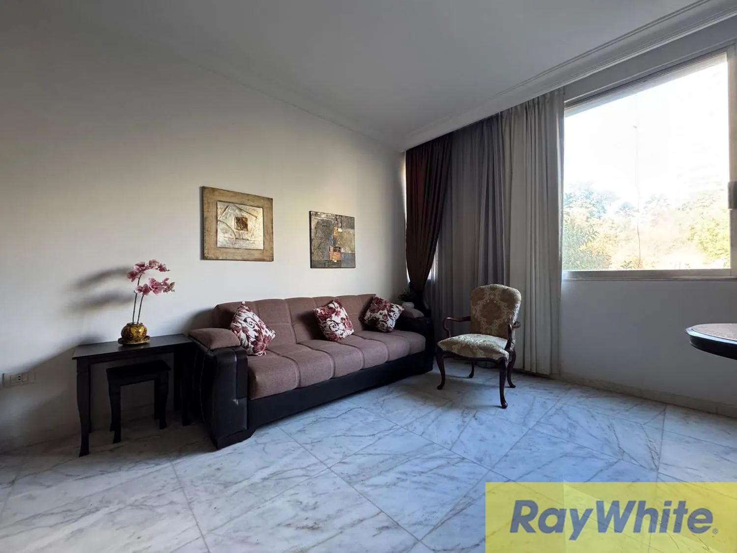 Furnished Apartment For Sale In Rawche — الصورة 3