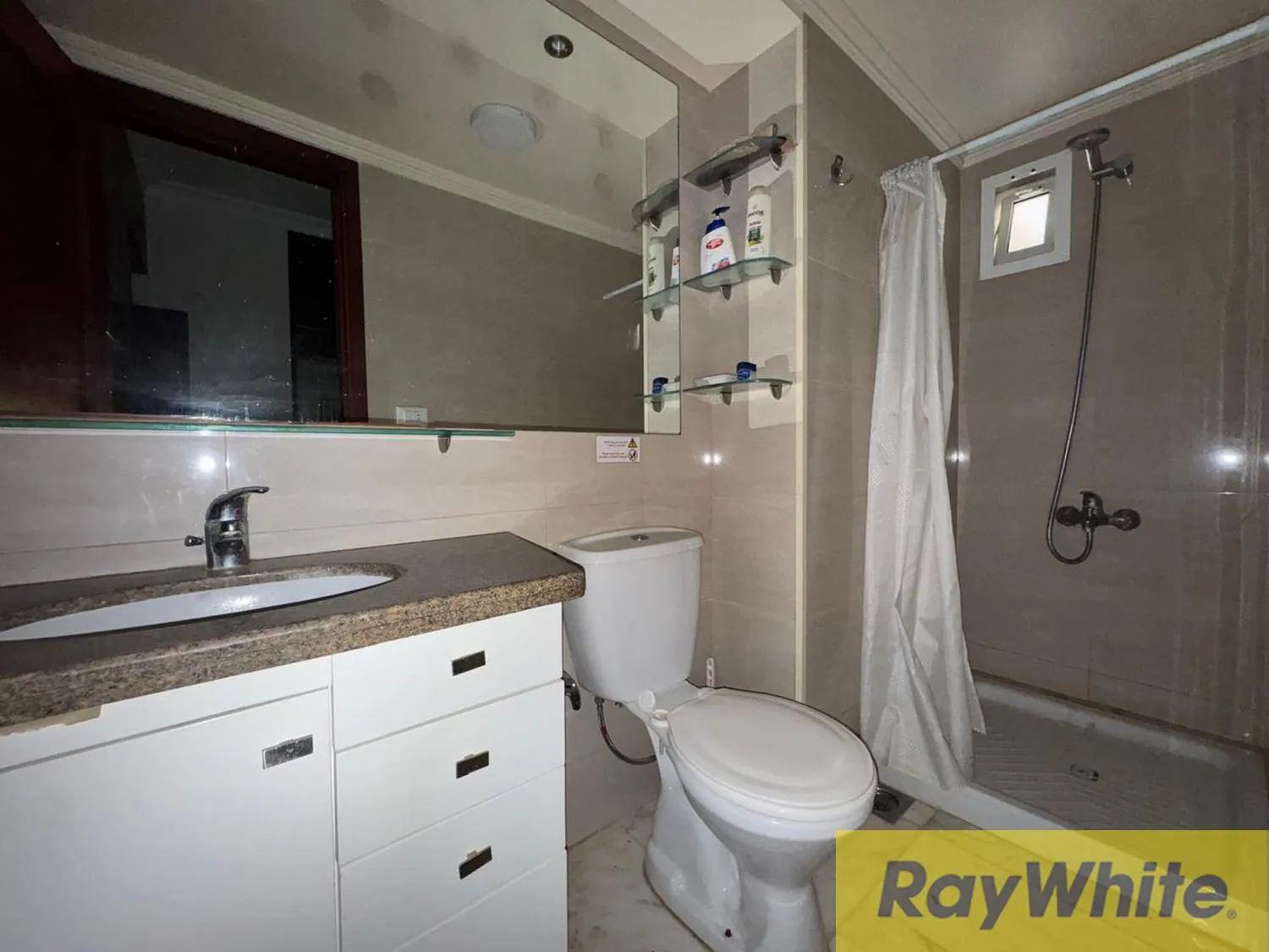 Furnished Apartment For Sale In Rawche — الصورة 4