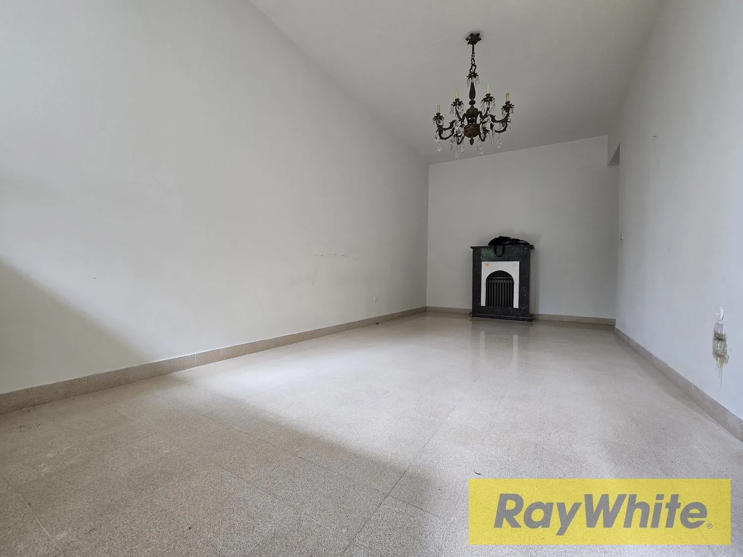 Apartment For Sale In Achrafieh , Rizk — الصورة 5