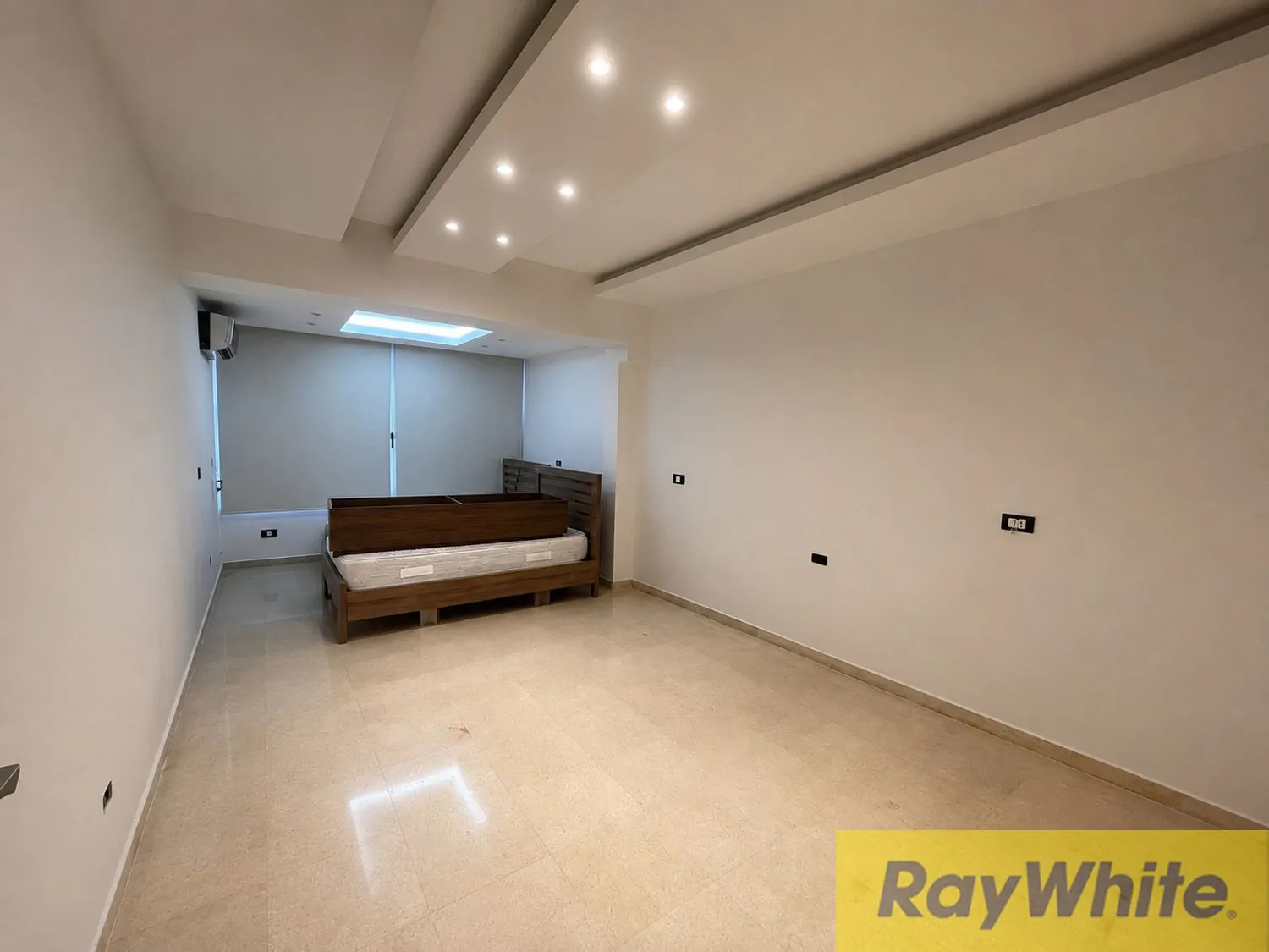 Apartment For Rent In Hamra — الصورة 3