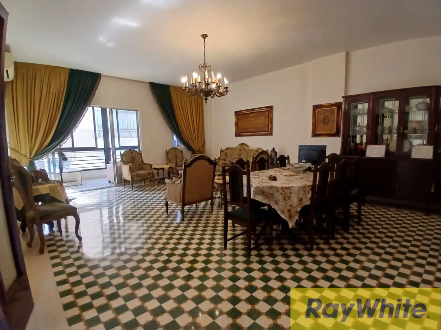 Apartment For Sale In Hamra