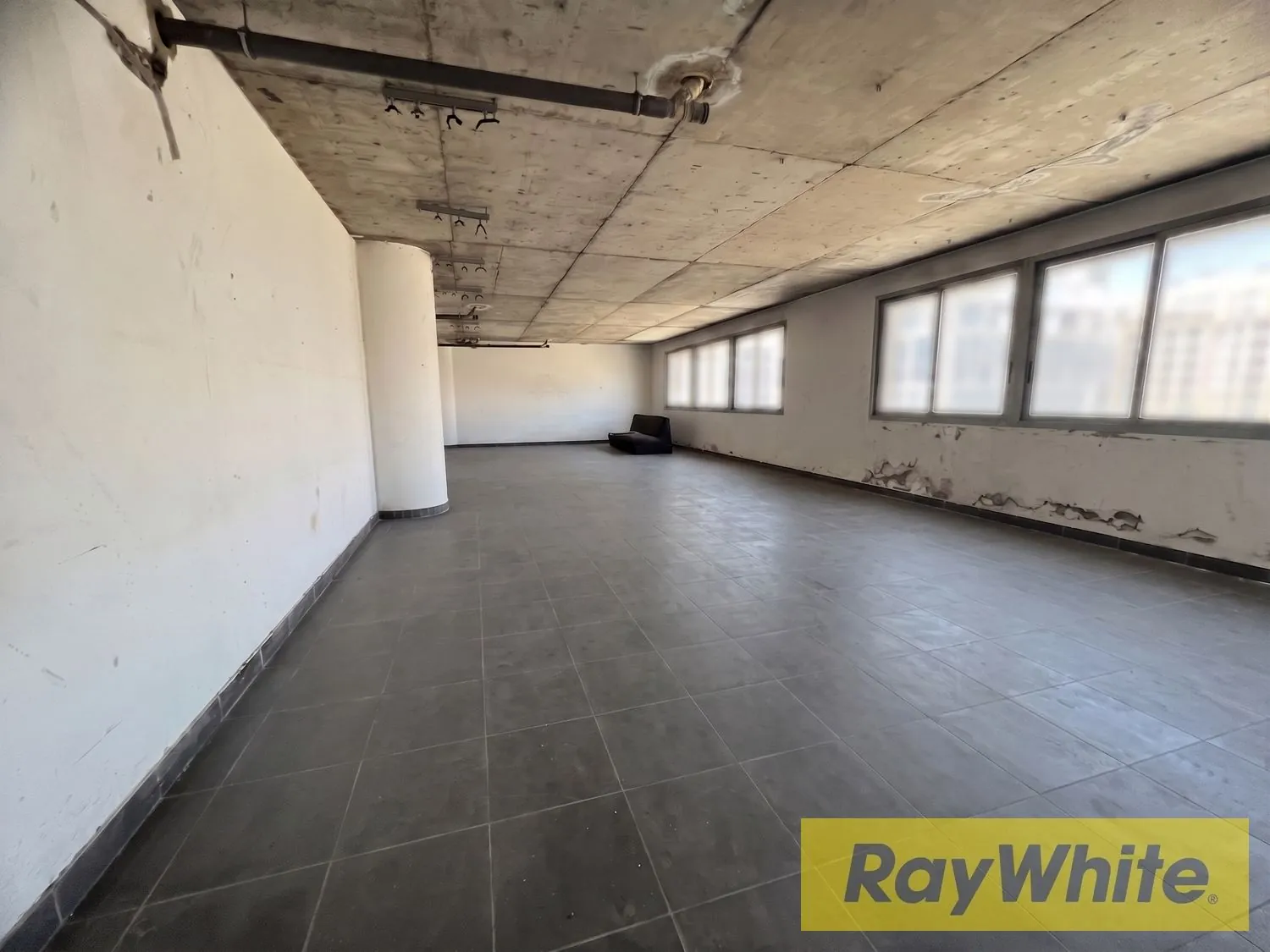 Office For Rent In Dbayeh — الصورة 2