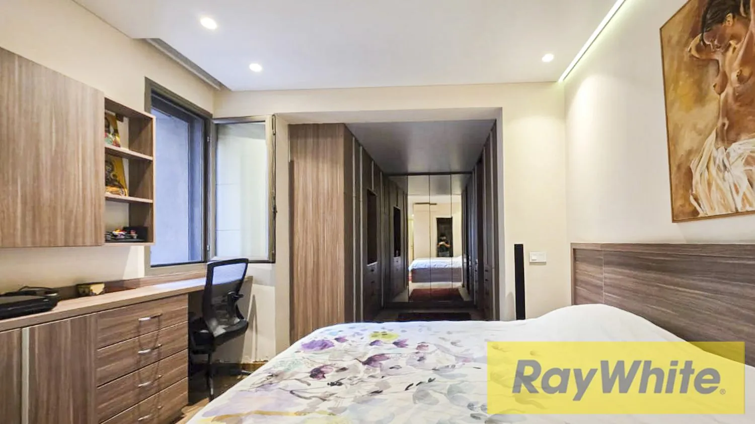 Modern Apartment For Sale In Achrafieh – Furnished — الصورة 5