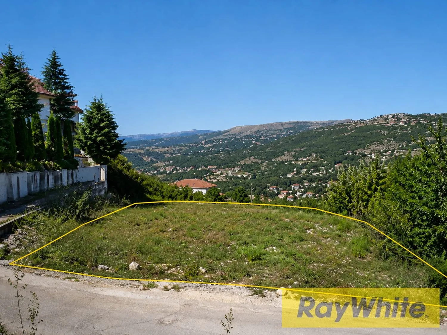 Land For Sale In Laklouk – 900 Sqm