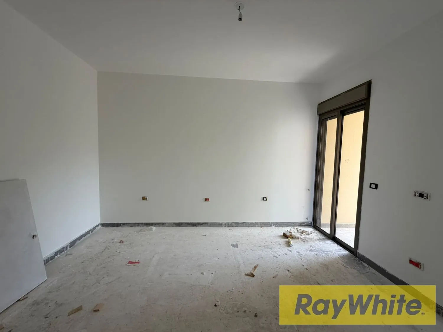 Duplex With Terrace For Sale In Jouret El Ballout — الصورة 2
