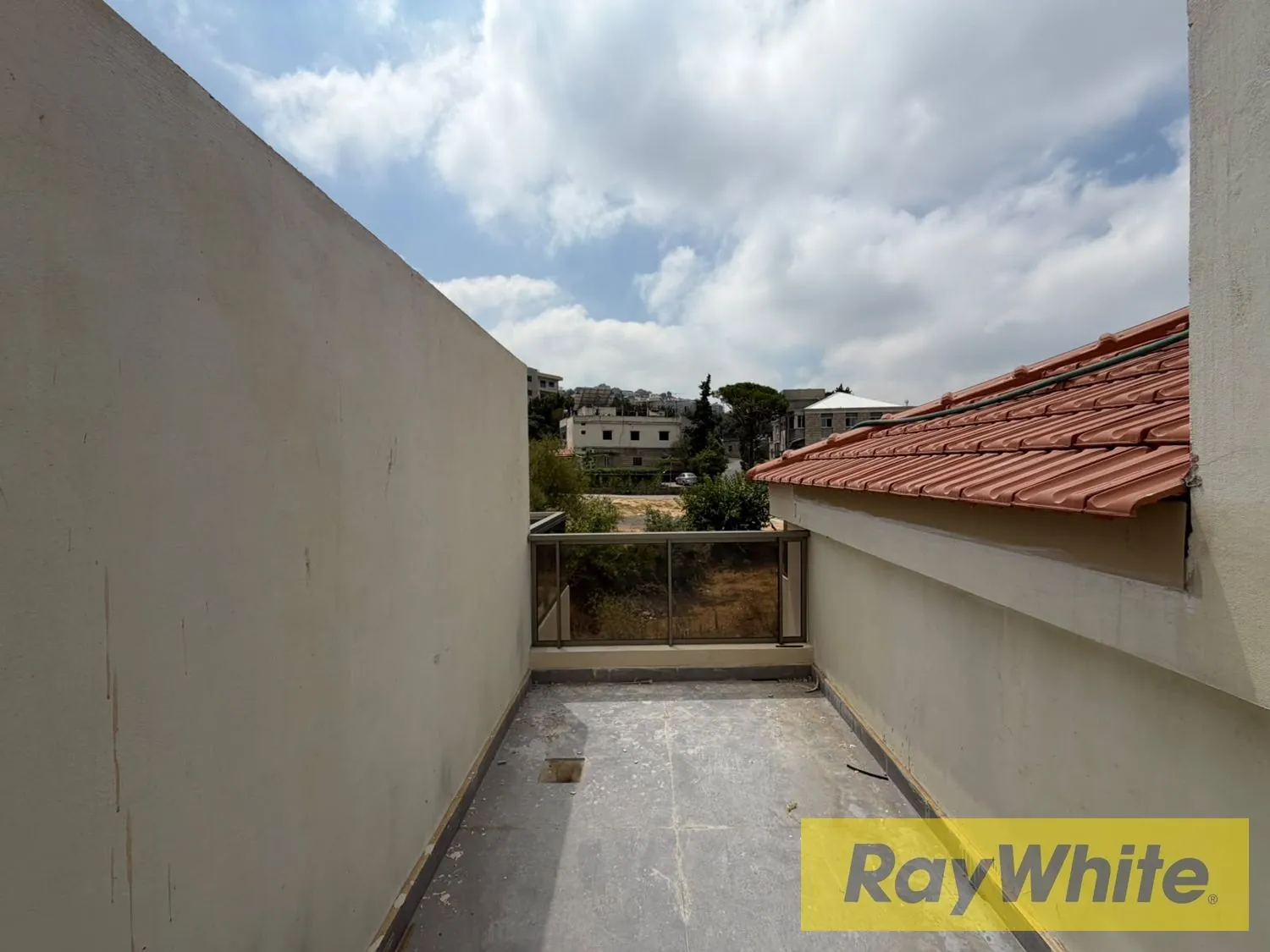 Duplex With Terrace For Sale In Jouret El Ballout — الصورة 5