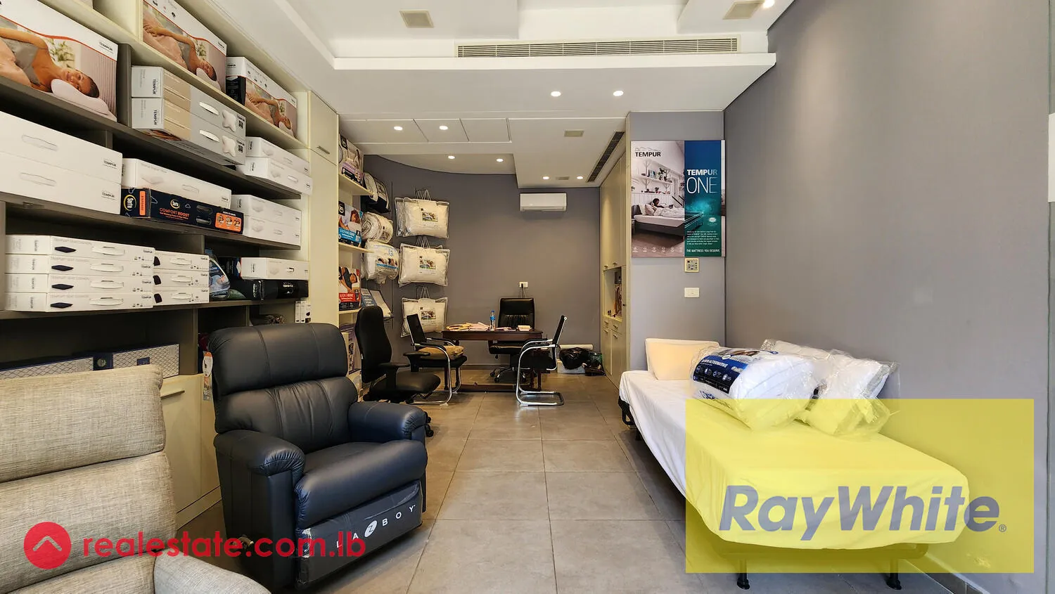 Shop For Rent In Achrafieh — الصورة 5