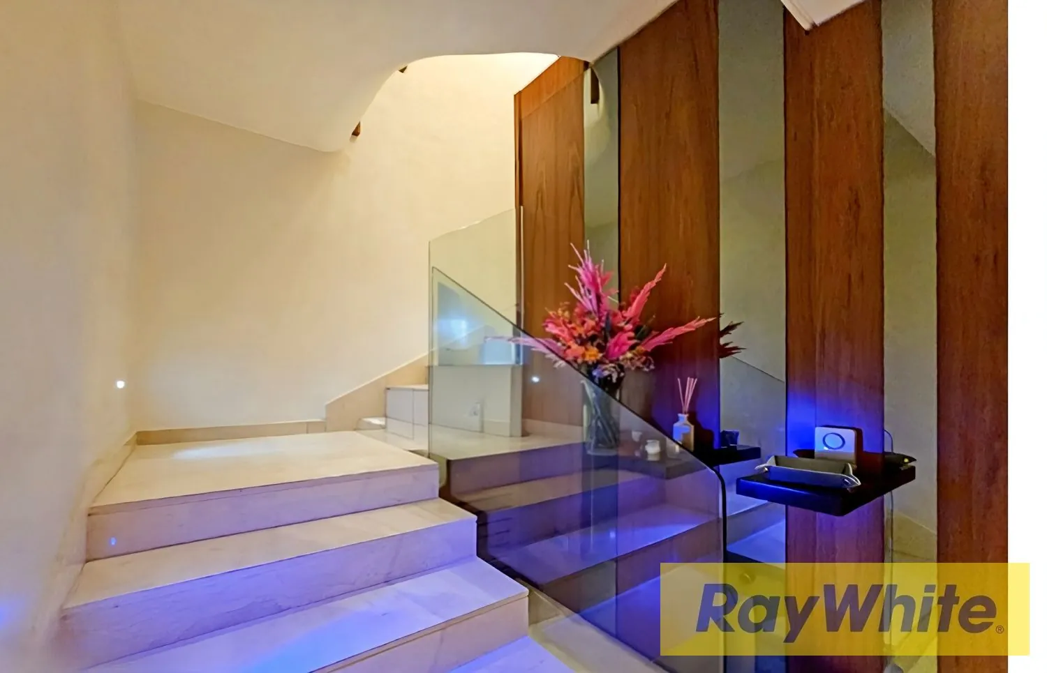 Luxurious Furnished Duplex For Sale In Ras Beirut — الصورة 2