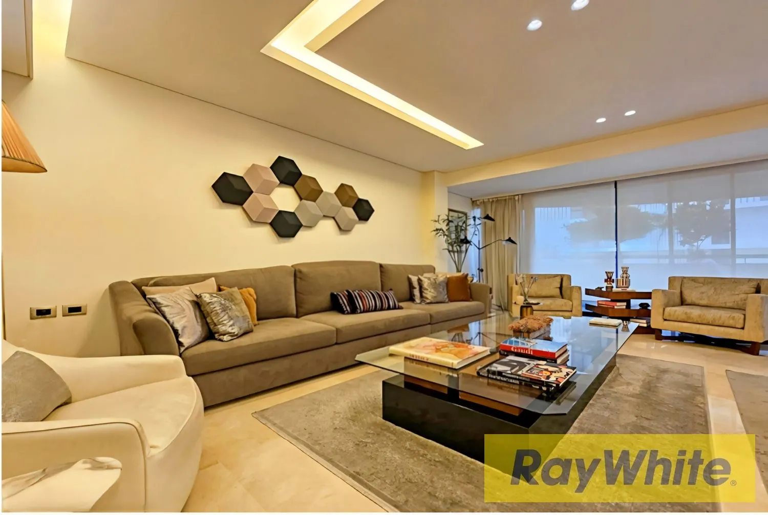 Luxurious Furnished Duplex For Sale In Ras Beirut — الصورة 3