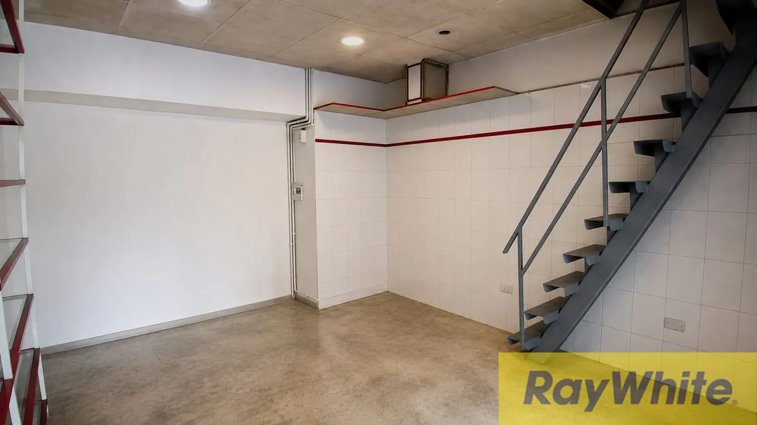 Shop For Rent In Aicha Bakkar — الصورة 2