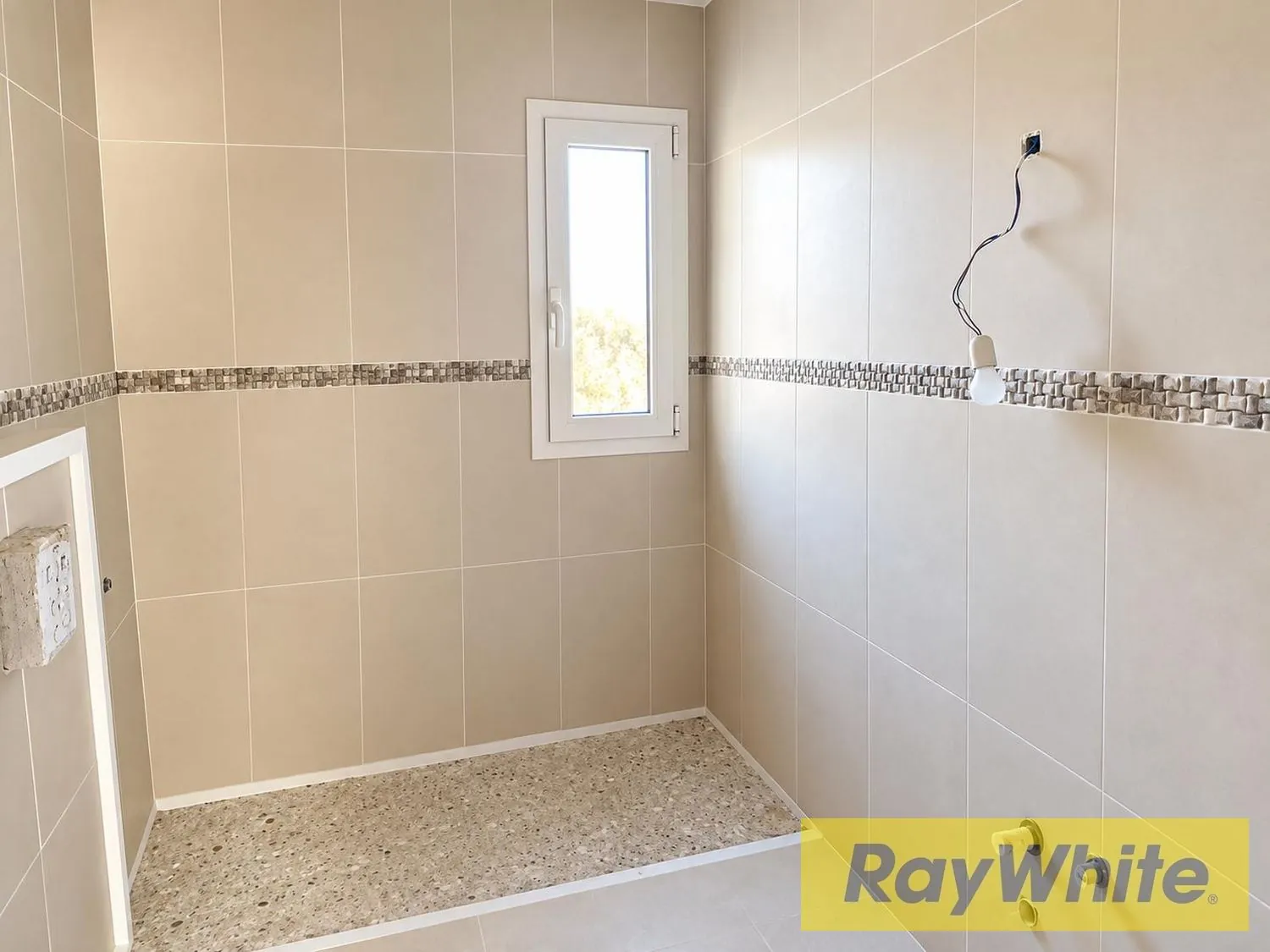 Villa For Sale In Bikfaya – Panoramic View — الصورة 4