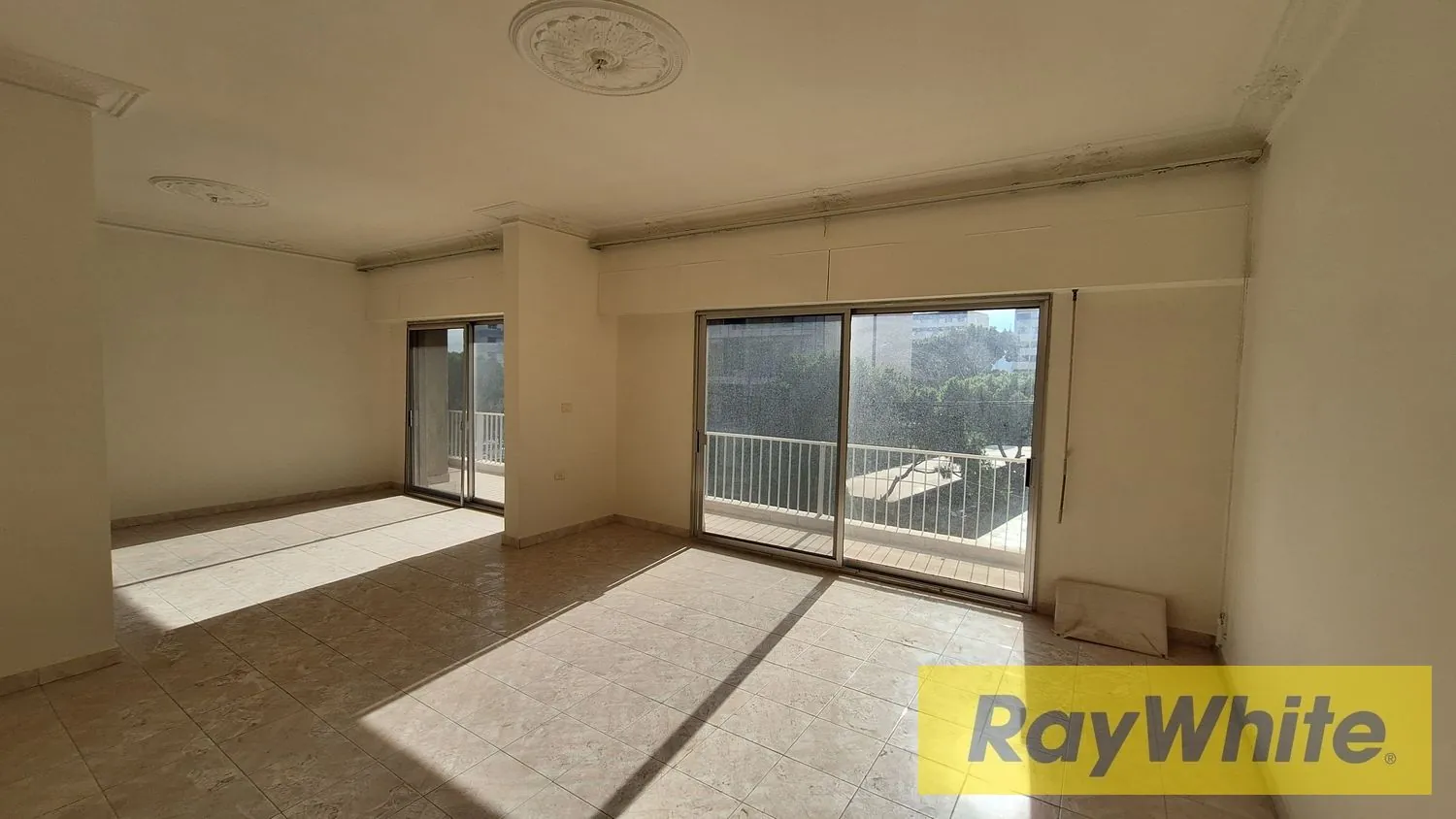 Apartment For Sale In Horch Tabet — photo 2