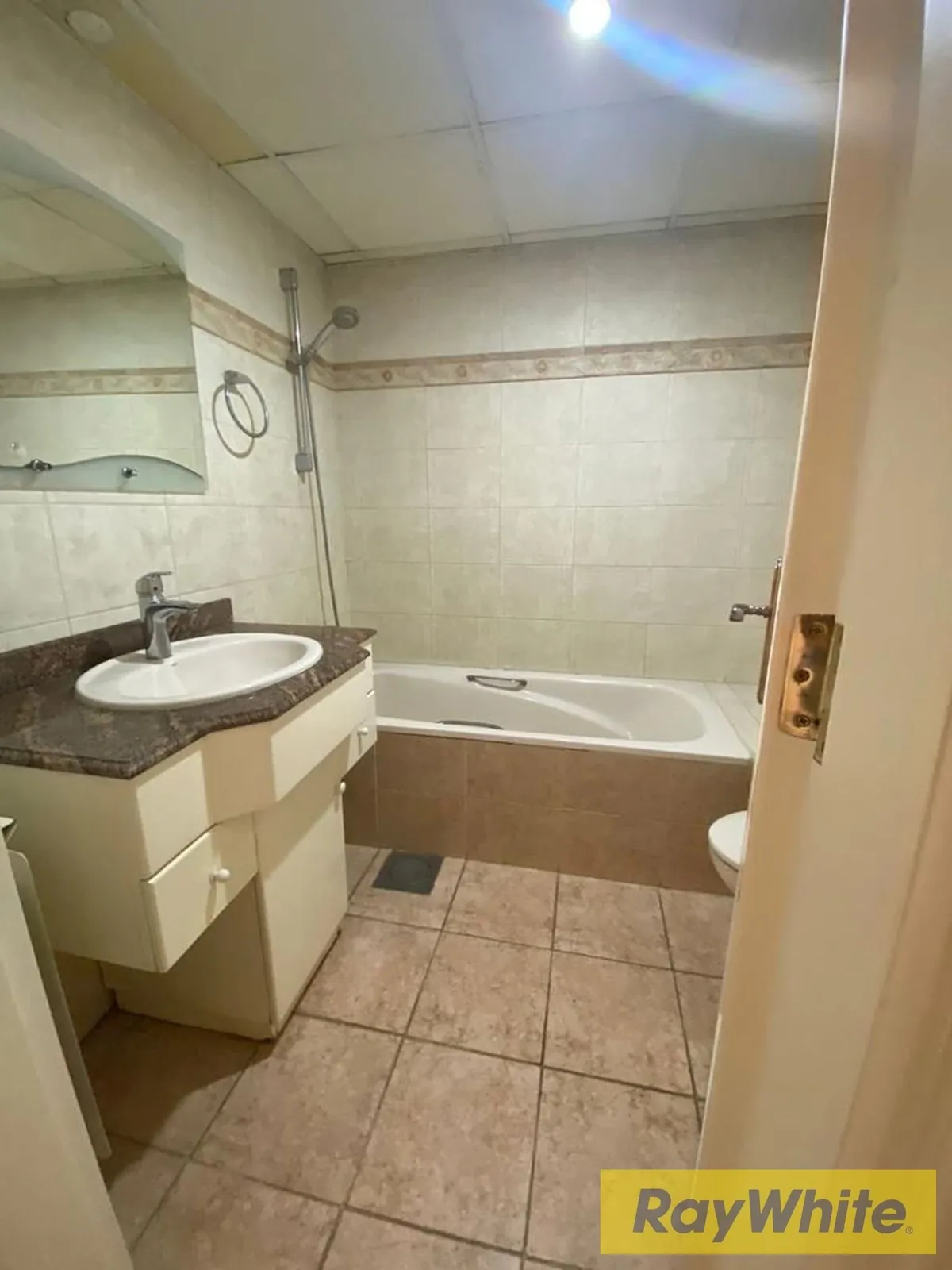 Apartment For Rent In Hamra — الصورة 3