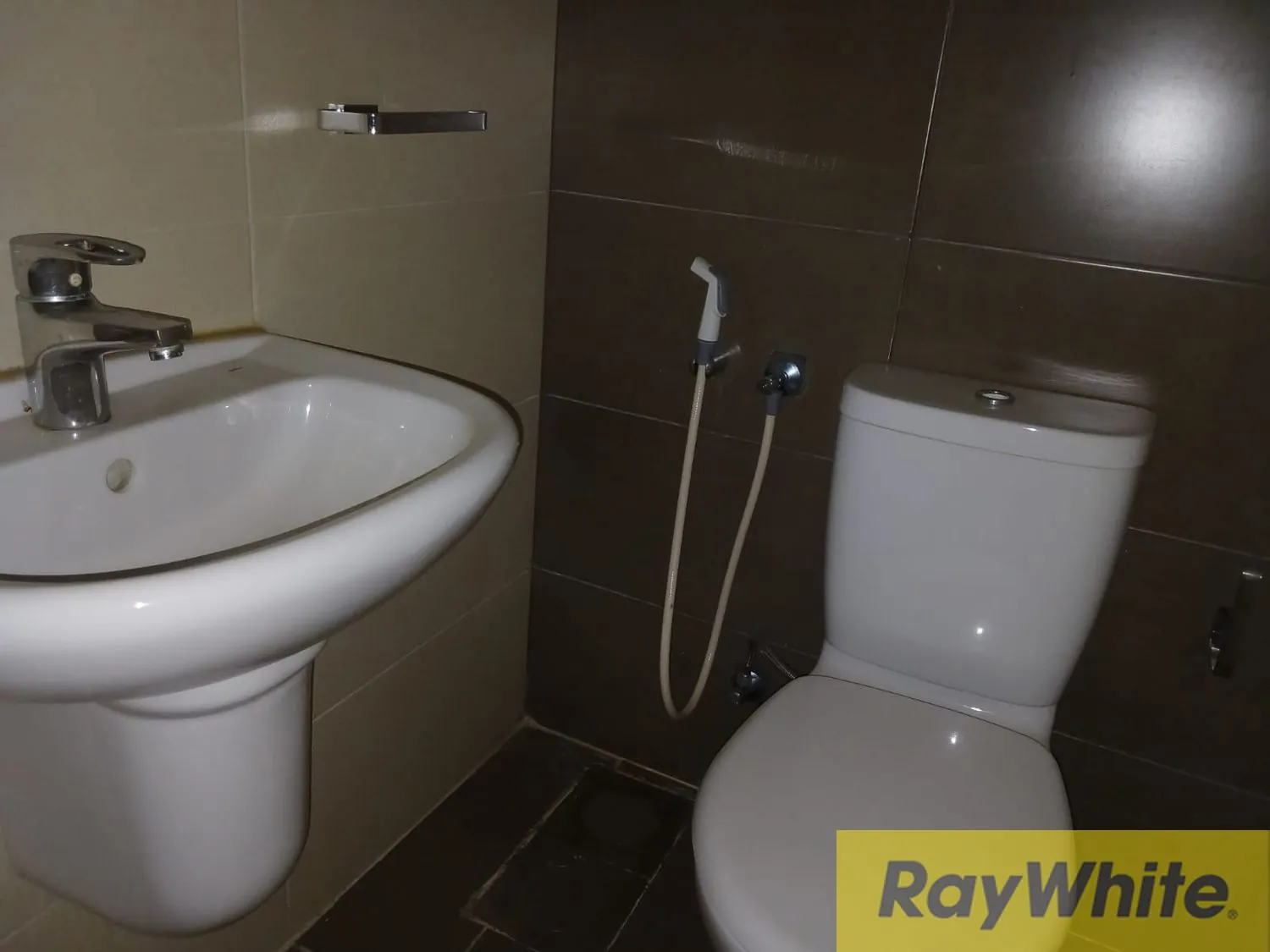 Apartment For Sale In Barbour — الصورة 4