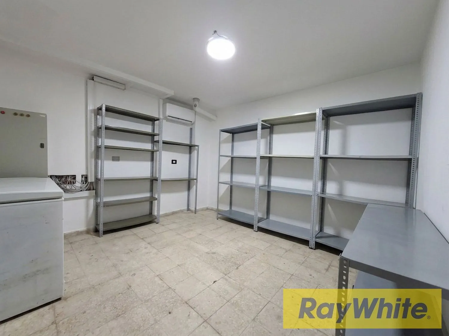 Shop For Sale In Zalka – Prime Commercial Location — الصورة 2
