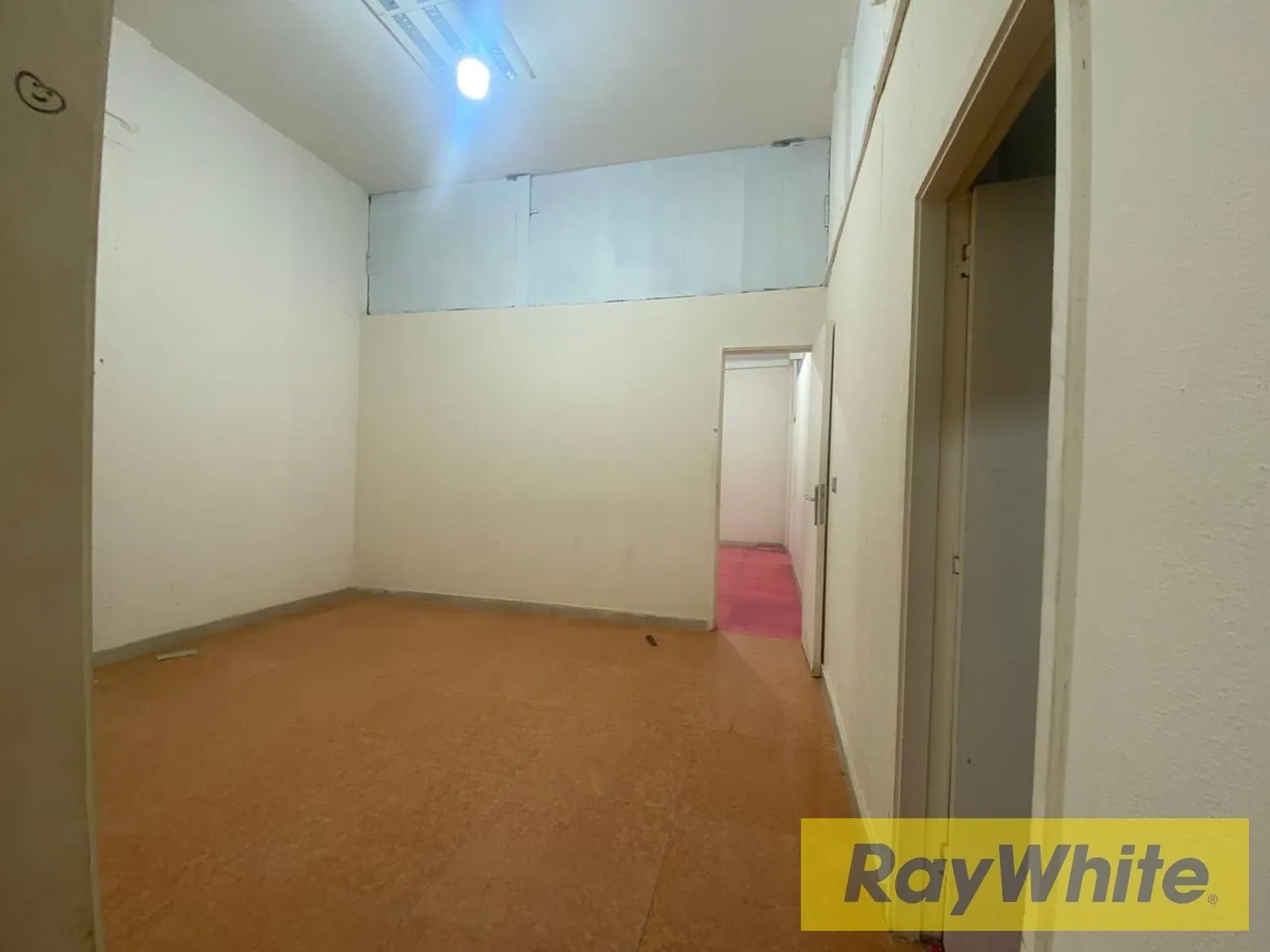 3-floor Commercial Space For Rent In Antelias — photo 3