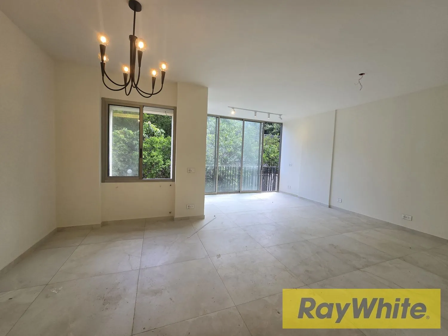 Modern Duplex In Dik El Mehdi For Rent | Prime And Calm Location — الصورة 2