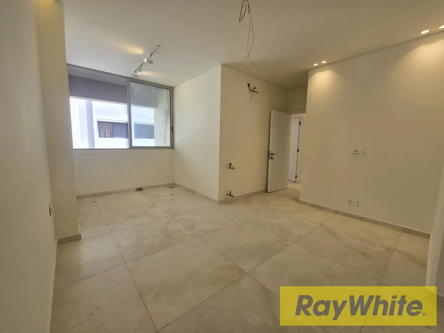 Modern Duplex In Dik El Mehdi For Sale | Prime And Calm Location — الصورة 5