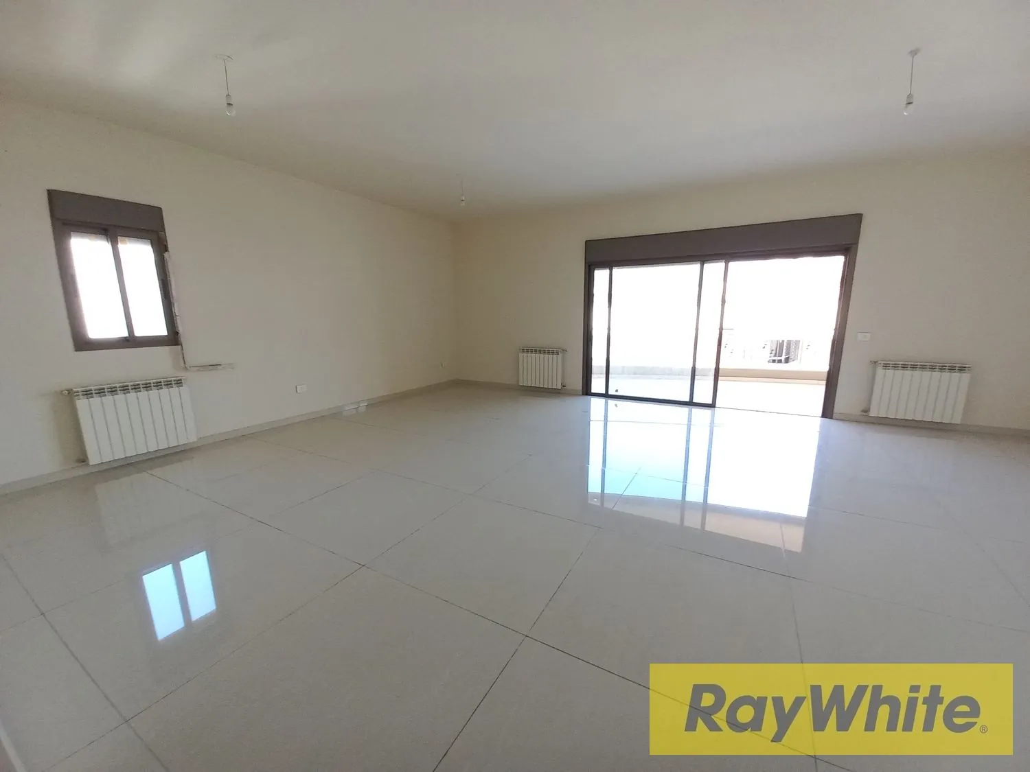 Spacious Duplex For Sale – Antelias, Mezher — الصورة 2