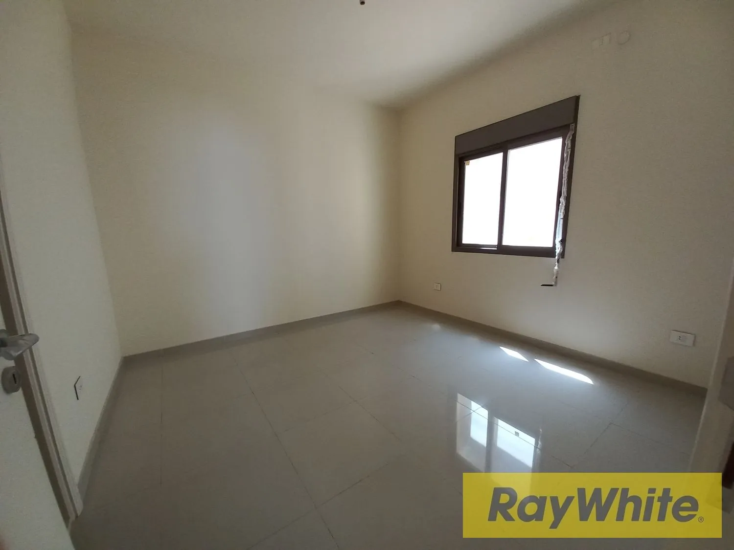 Spacious Duplex For Sale – Antelias, Mezher — الصورة 5