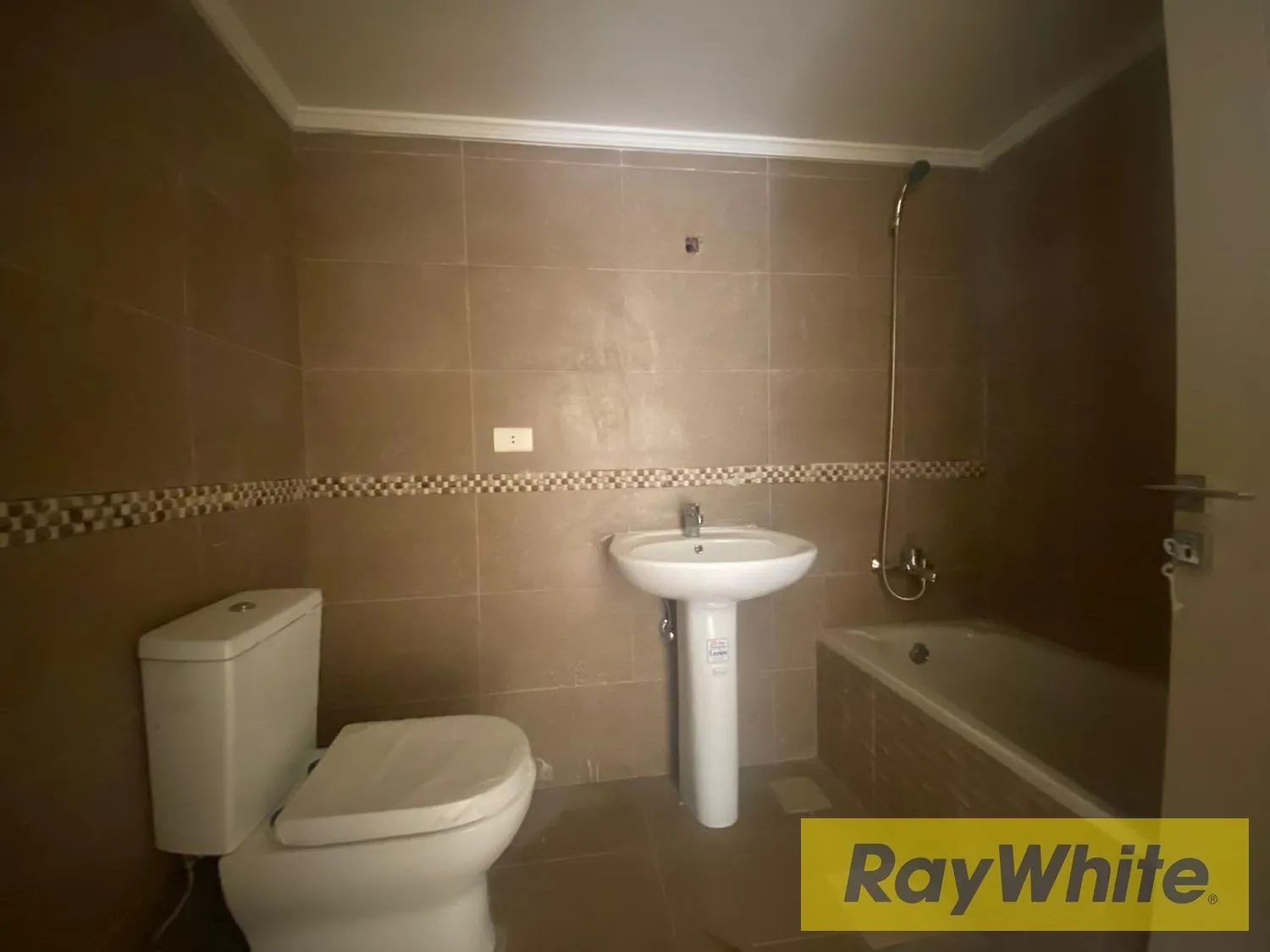 Spacious Apartment For Rent In Dik El Mehdi — الصورة 2