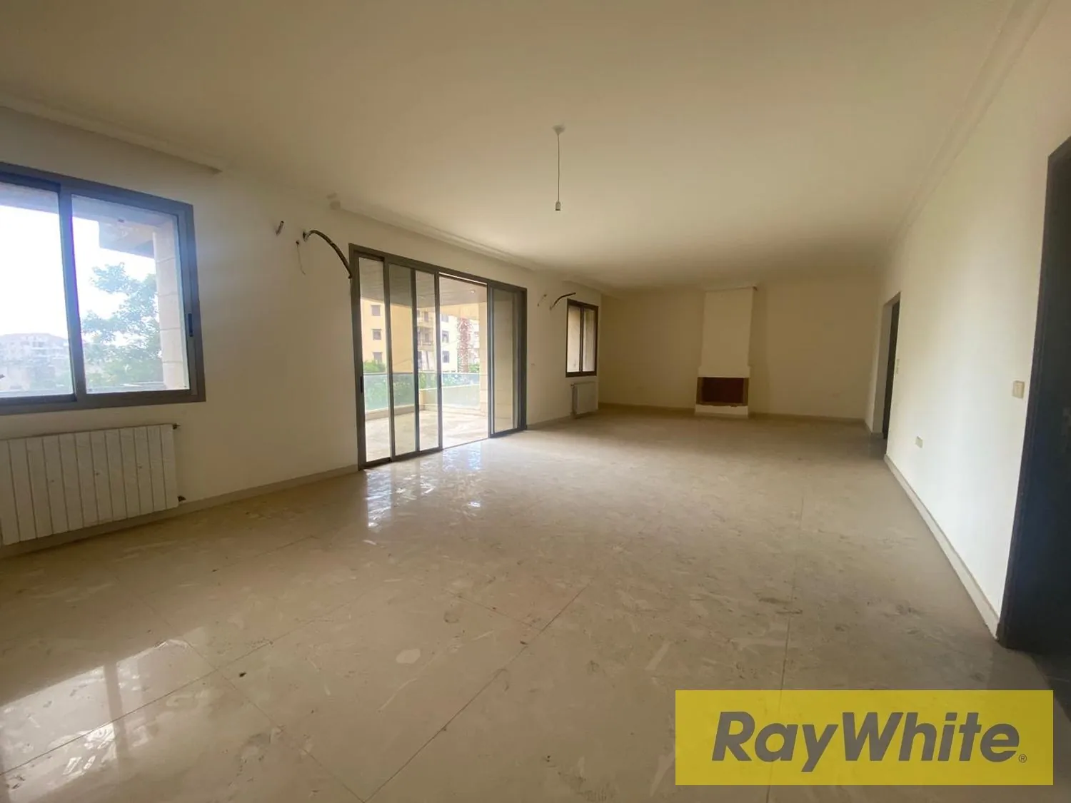 Spacious Apartment For Rent In Dik El Mehdi — الصورة 3