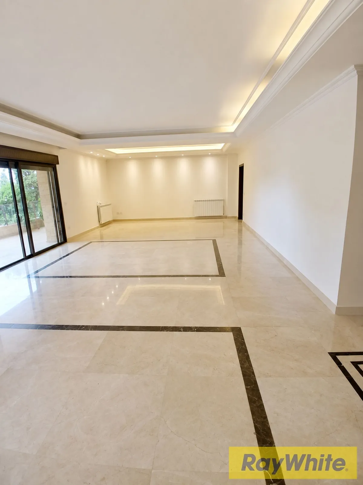 Spacious Apartment With Terrace For Sale – El Mtayleb — photo 3