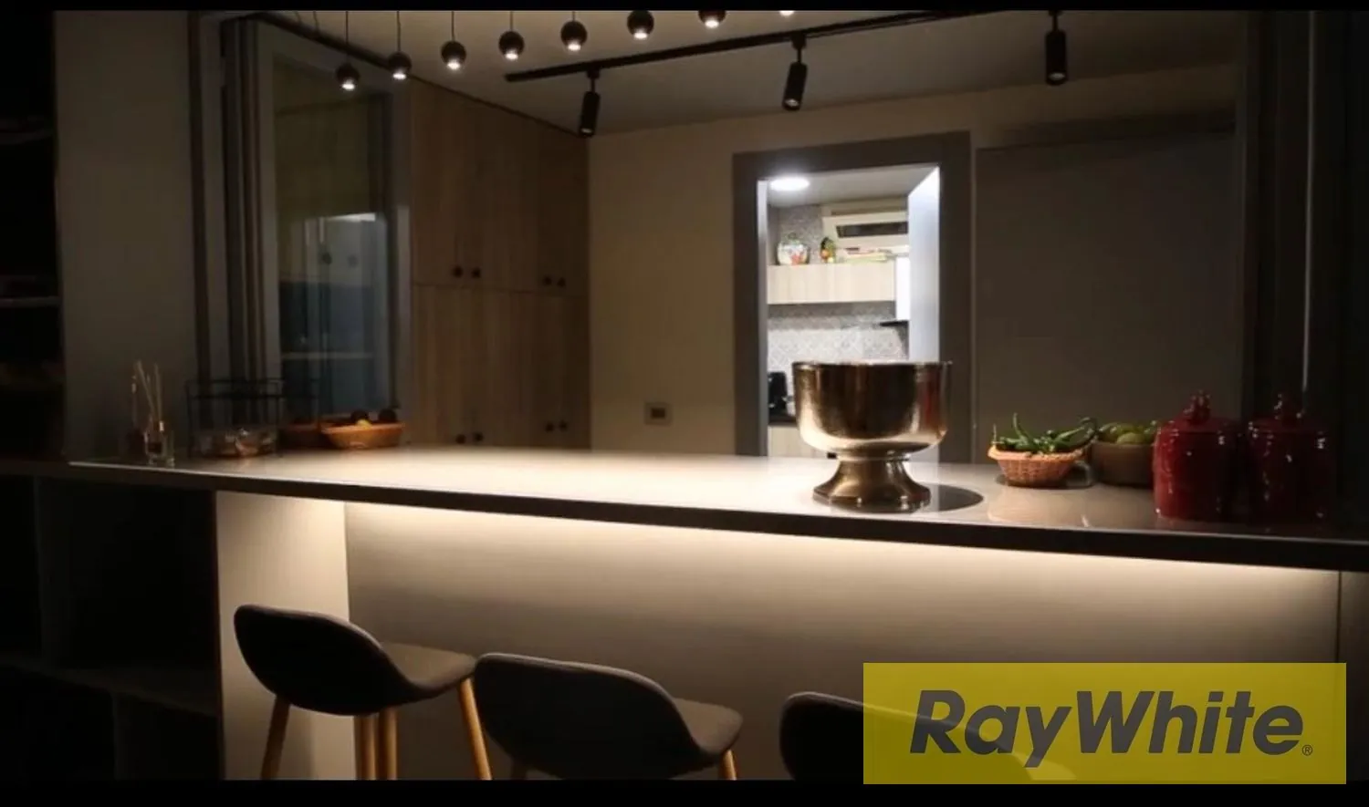 Rare Standalone Stone Villa For Sale In Faraya — الصورة 2