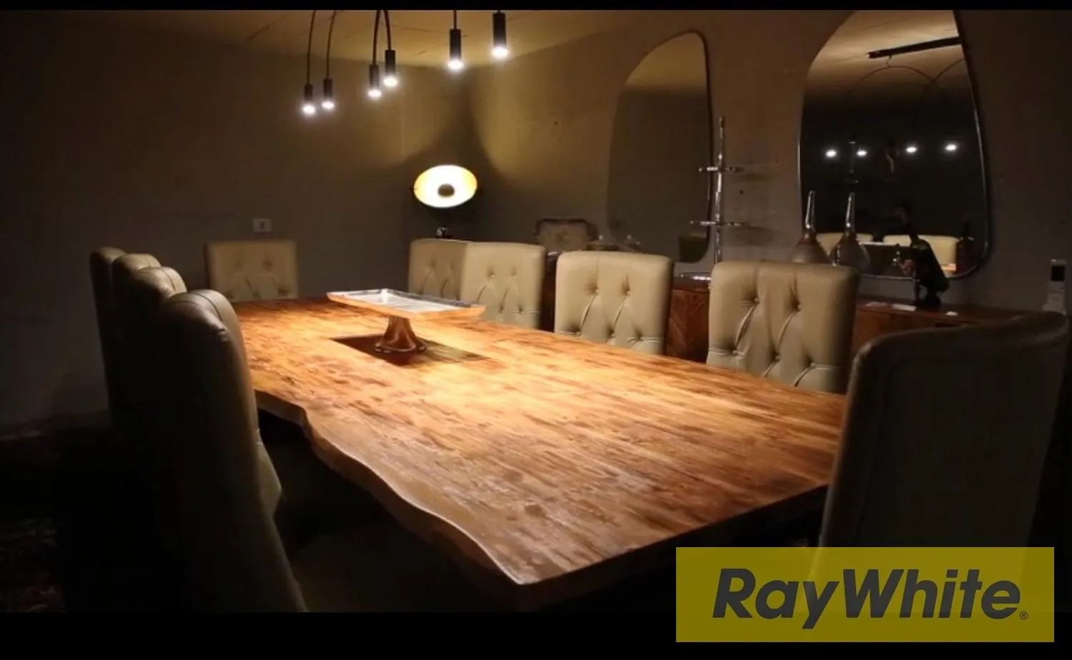 Rare Standalone Stone Villa For Sale In Faraya — الصورة 3