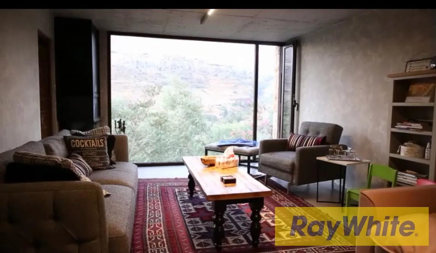 Rare Standalone Stone Villa For Sale In Faraya — الصورة 4