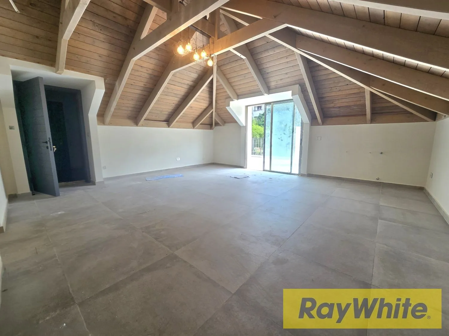 High-end Modern Penthouse For Rent In Dik El Mehdi — الصورة 3