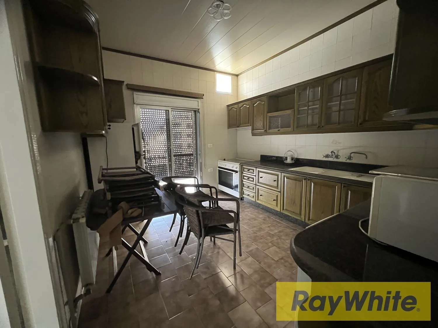 Fully Furnished Apartment For Rent In Dbayeh — الصورة 3